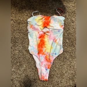 One piece swim